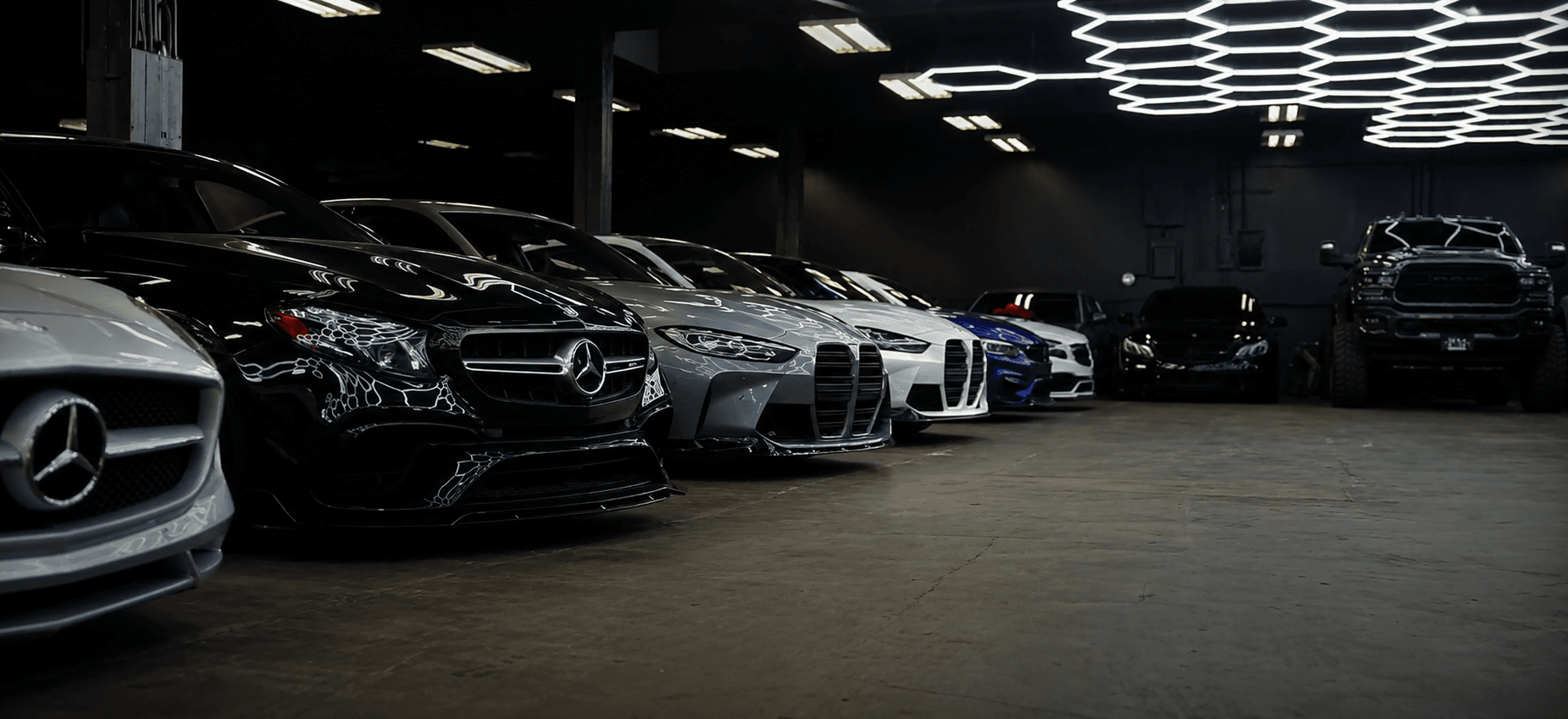 Luxury Motors dealership